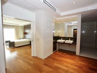 For rent 4 ベッドルーム apartment in Pathum Wan, Bangkok