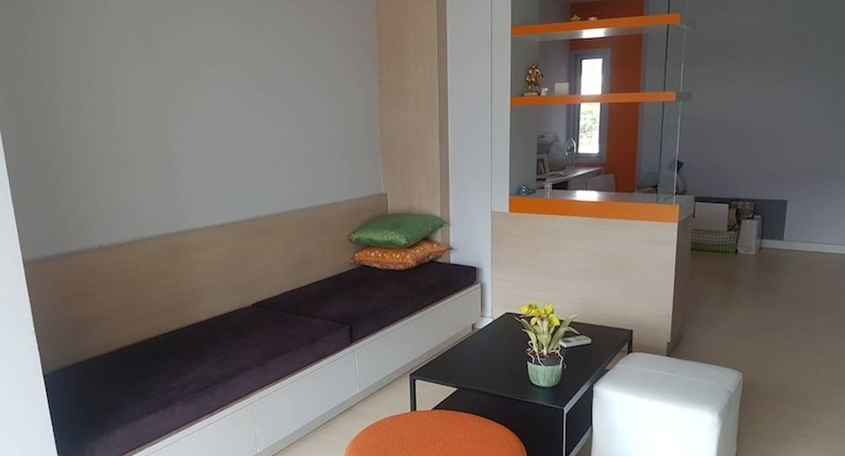 For rent 6 bedrooms townhouse in Din Daeng, Bangkok