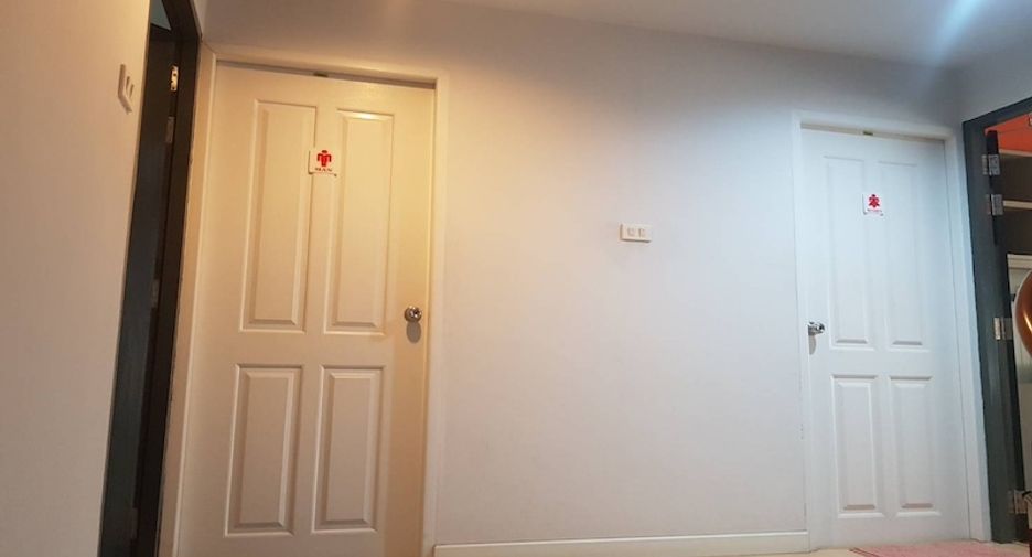 For rent 6 bedrooms townhouse in Din Daeng, Bangkok