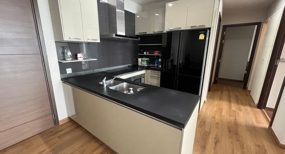 For sale 3 bedrooms condo in Watthana, Bangkok
