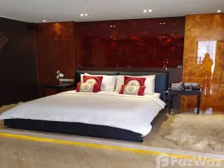 For sale 4 bed condo in Khlong Toei, Bangkok