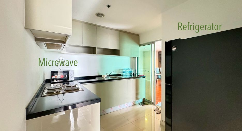 For rent 3 bed condo in Huai Khwang, Bangkok