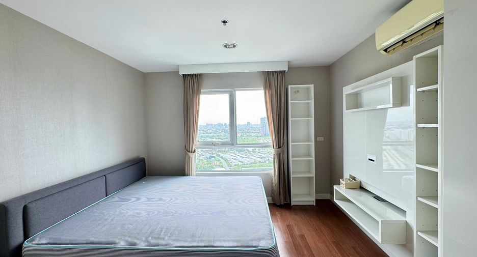 For rent 3 bed condo in Huai Khwang, Bangkok