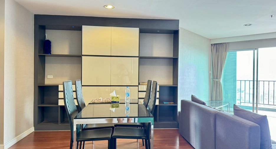 For rent 3 bed condo in Huai Khwang, Bangkok