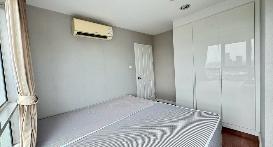 For rent 3 bed condo in Huai Khwang, Bangkok