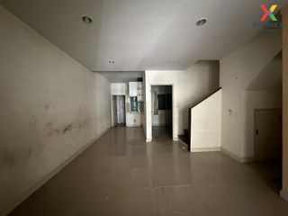 For sale 4 Beds townhouse in Lam Luk Ka, Pathum Thani
