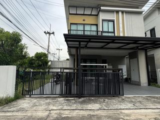 For sale 3 Beds townhouse in Lat Lum Kaeo, Pathum Thani