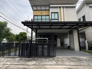 For sale 3 Beds townhouse in Lat Lum Kaeo, Pathum Thani