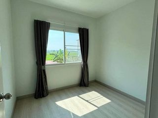 For sale 4 Beds townhouse in Lam Luk Ka, Pathum Thani