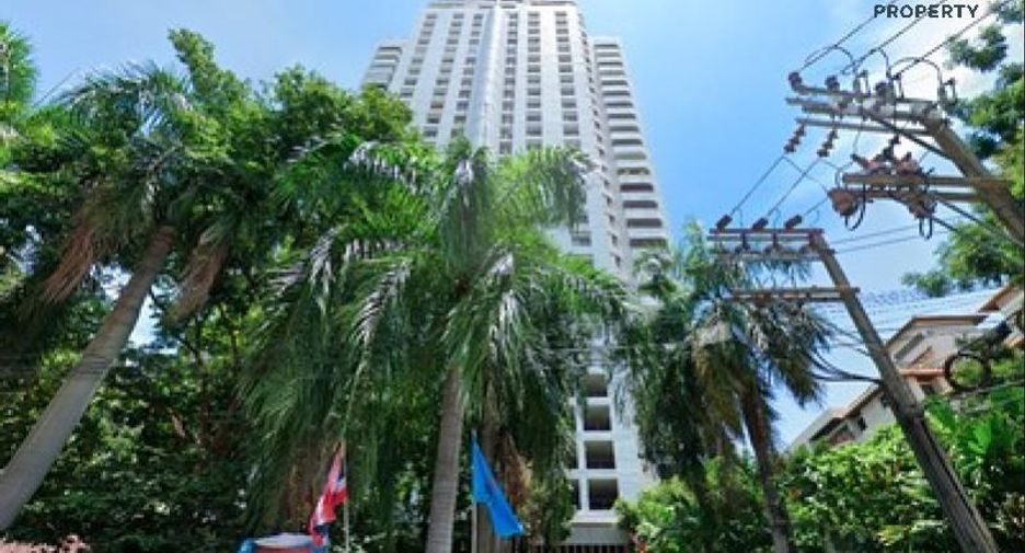For sale 3 bed condo in Watthana, Bangkok
