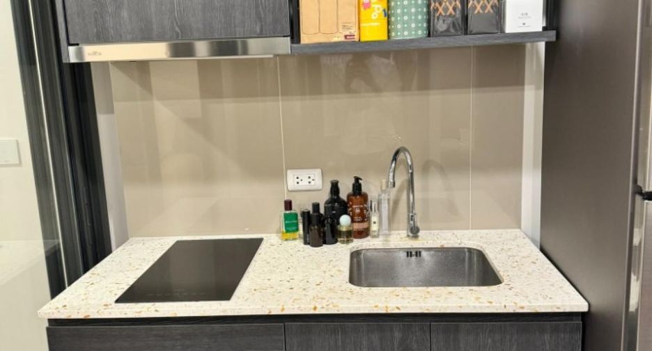 For sale 1 bed condo in Huai Khwang, Bangkok