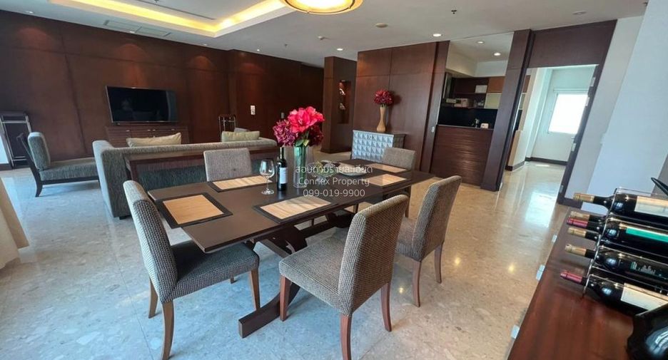 For rent 3 bedrooms condo in Pathum Wan, Bangkok