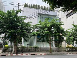 For rent 1 bed office in Bang Rak, Bangkok