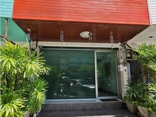 For rent 1 bed office in Huai Khwang, Bangkok
