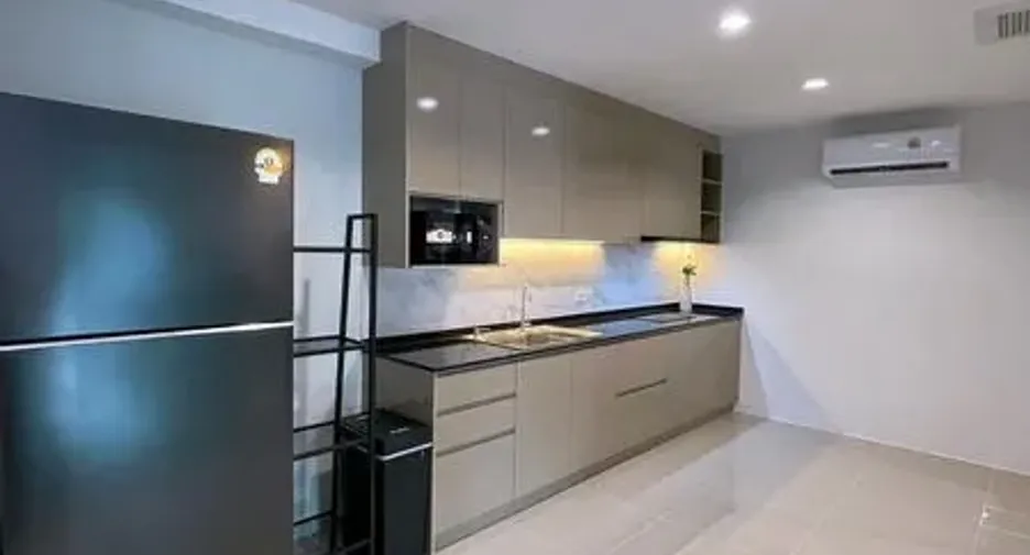 出租 3 卧室 联排别墅 在 Bang Phli, Samut Prakan