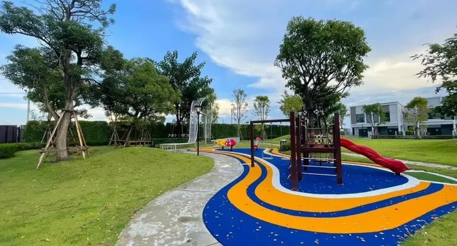 出租 3 卧室 联排别墅 在 Bang Phli, Samut Prakan