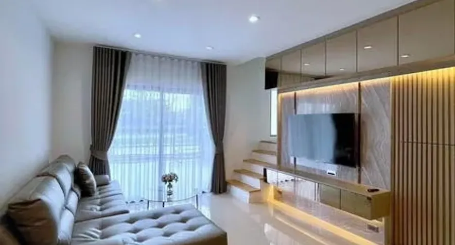 出租 3 卧室 联排别墅 在 Bang Phli, Samut Prakan
