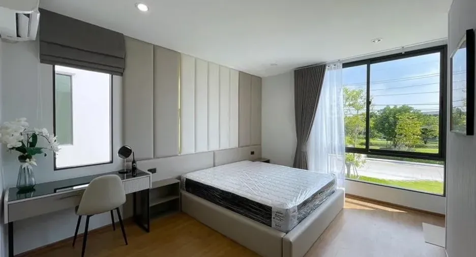 出租 3 卧室 联排别墅 在 Bang Phli, Samut Prakan