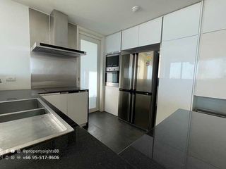 For rent 3 bed condo in Yan Nawa, Bangkok