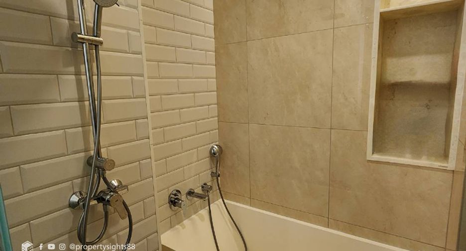 For rent 2 Beds condo in Khlong Toei, Bangkok