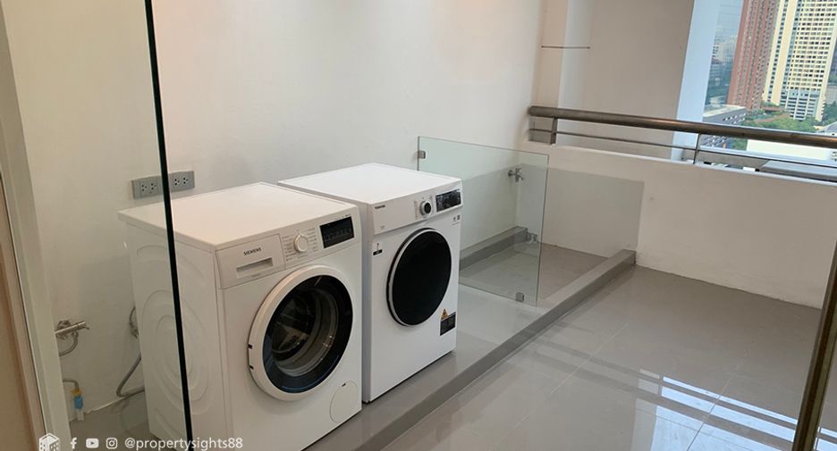 For rent 3 bed condo in Watthana, Bangkok