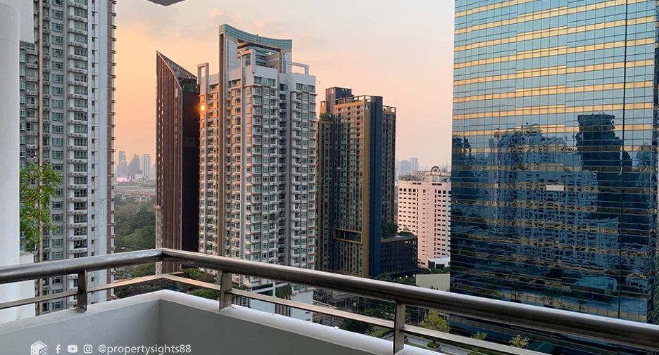For rent 3 bed condo in Watthana, Bangkok