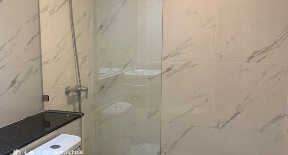 For rent 3 bed condo in Watthana, Bangkok