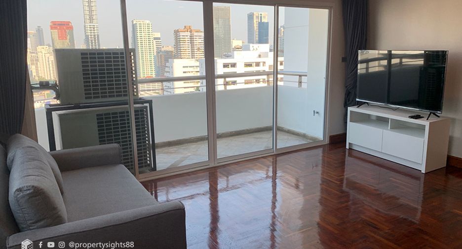 For rent 3 bed condo in Watthana, Bangkok