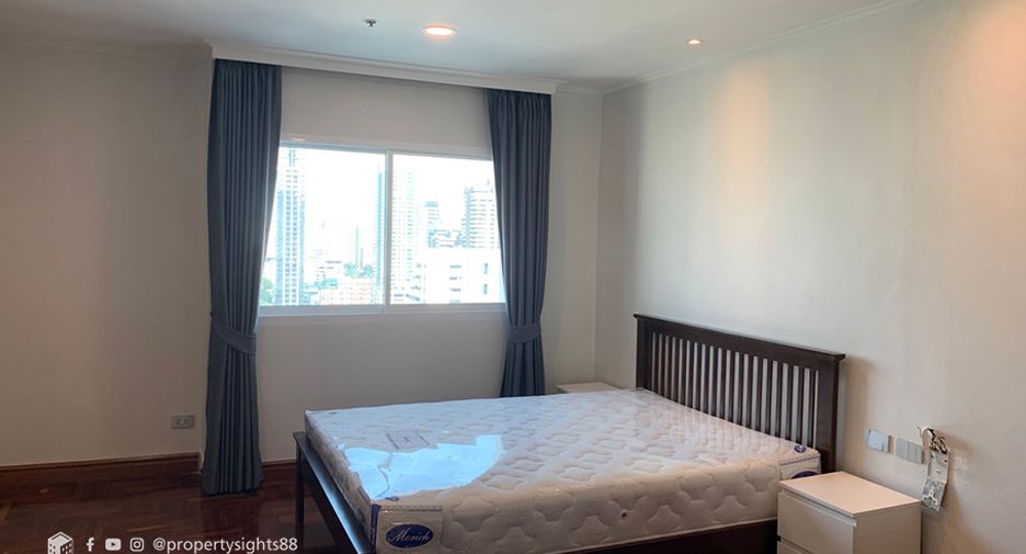 For rent 3 bed condo in Watthana, Bangkok