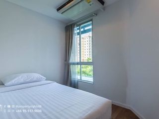 For rent 3 bed condo in Yan Nawa, Bangkok