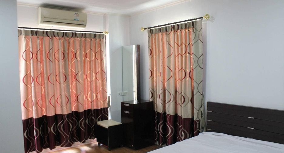 For rent 2 bed condo in Phaya Thai, Bangkok