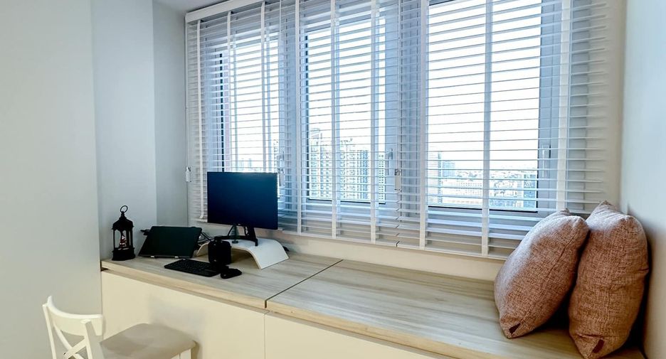 For sale 1 bed condo in Huai Khwang, Bangkok