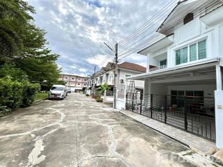 For sale 3 bed townhouse in East Pattaya, Pattaya