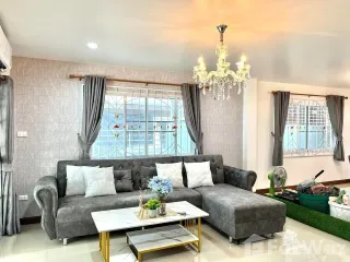 For sale 3 bed townhouse in East Pattaya, Pattaya