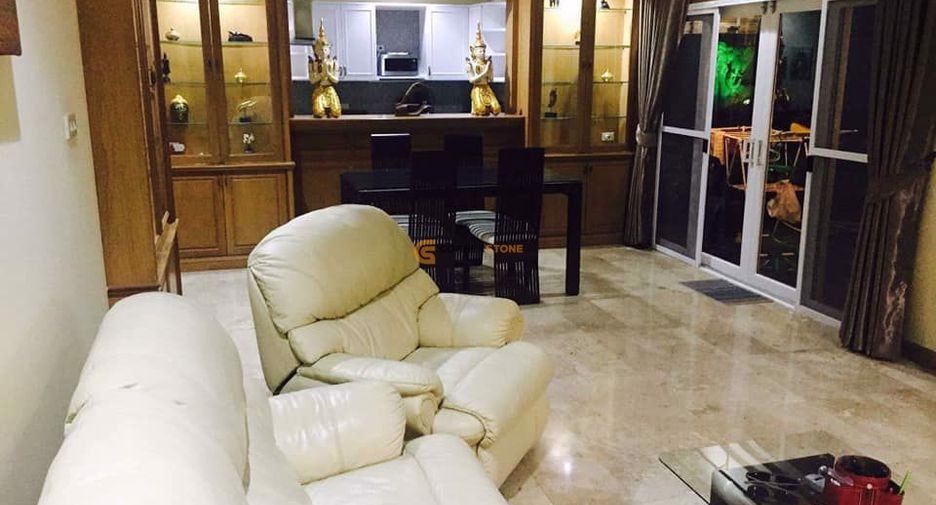 Casa en alquiler y en venta de 4 habitaciones en East Pattaya, Pattaya