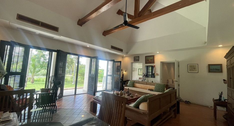 For sale 2 bed condo in Cha Am, Phetchaburi