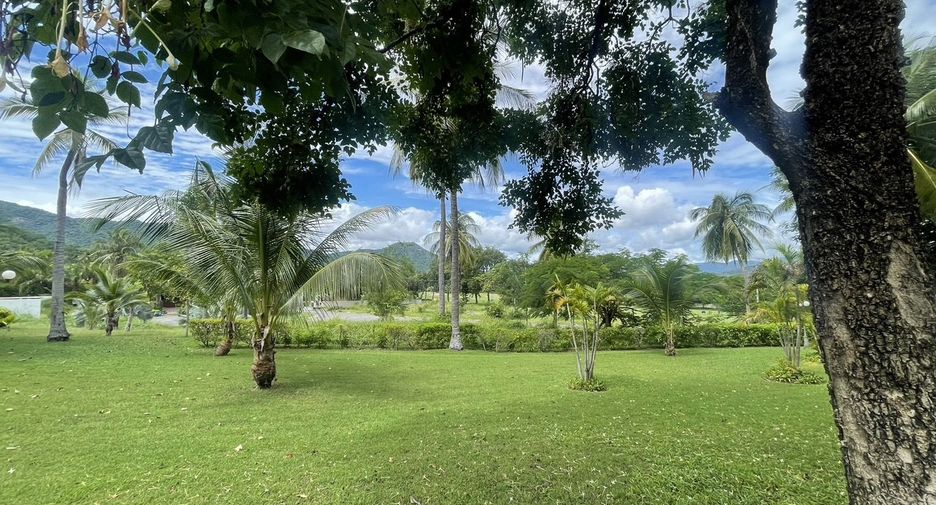 For sale 2 bed condo in Cha Am, Phetchaburi