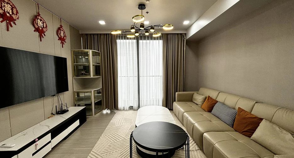 For rent 3 bed condo in Huai Khwang, Bangkok