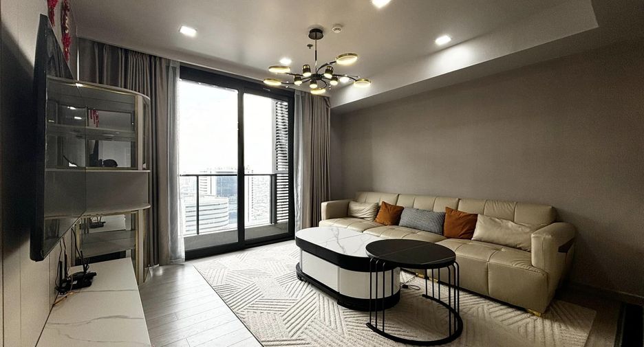 For rent 3 bed condo in Huai Khwang, Bangkok