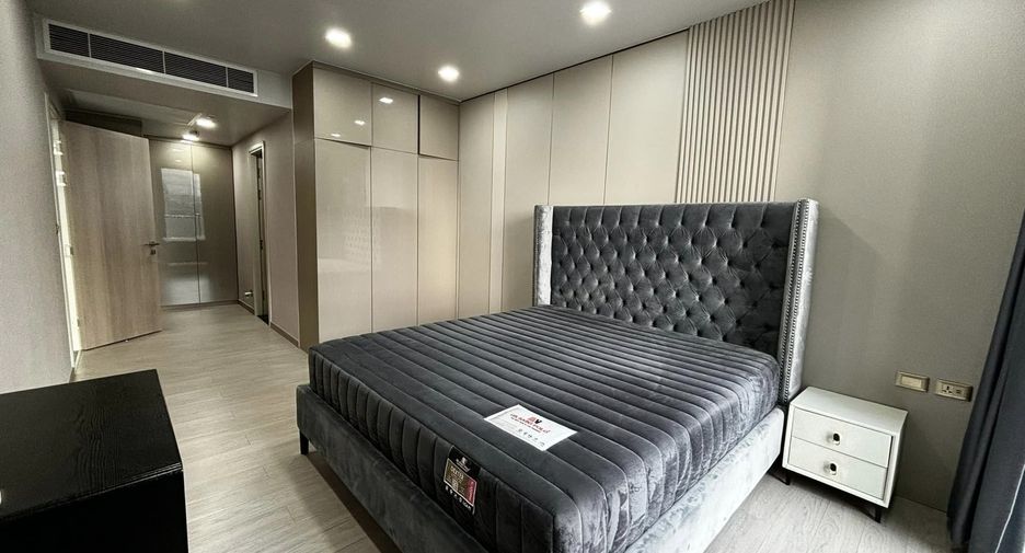 For rent 3 bed condo in Huai Khwang, Bangkok