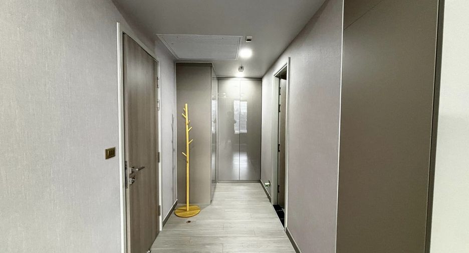 For rent 3 bed condo in Huai Khwang, Bangkok