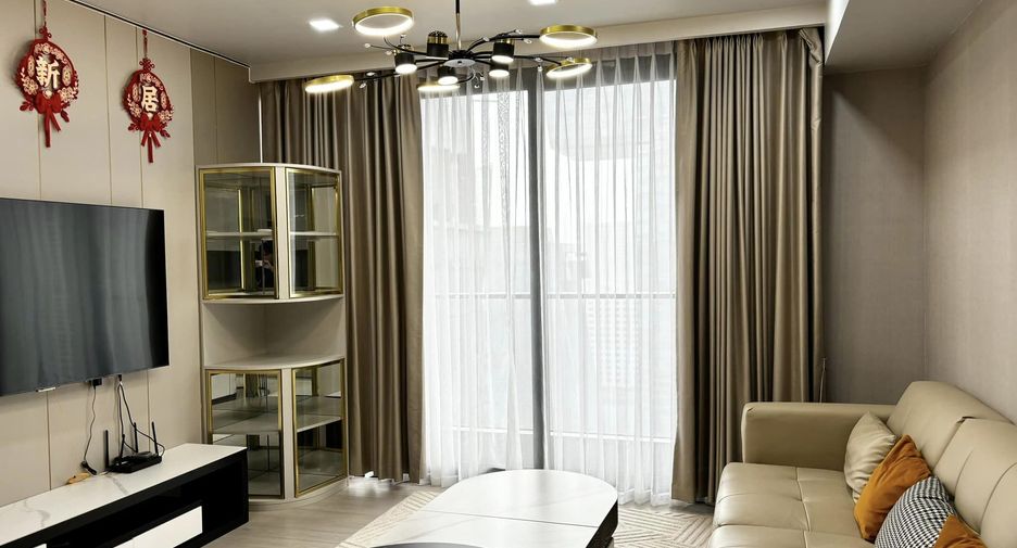 For rent 3 bed condo in Huai Khwang, Bangkok