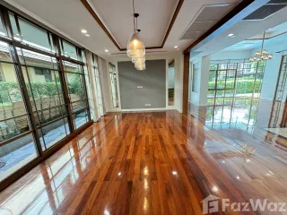For rent 4 bed villa in Watthana, Bangkok