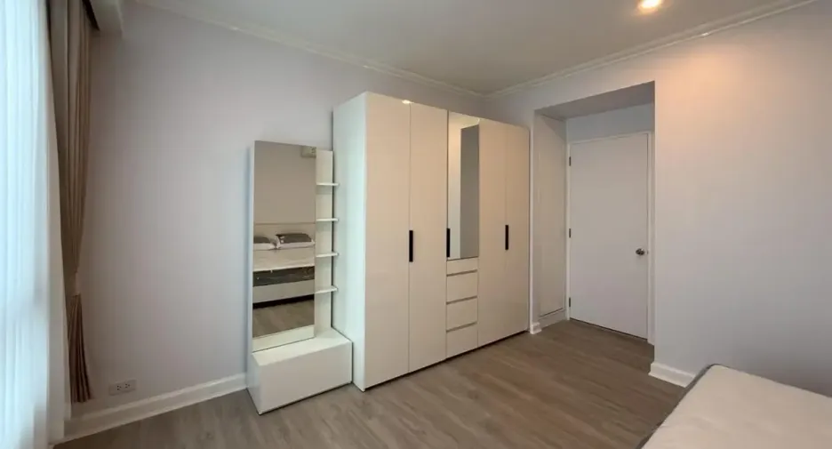 For rent 1 bed condo in Khlong San, Bangkok