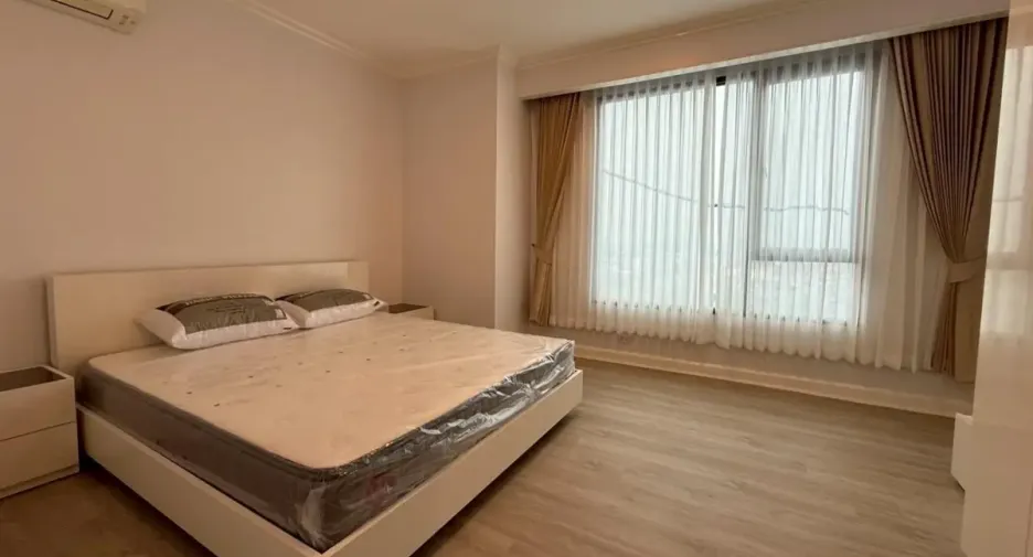 For rent 1 bed condo in Khlong San, Bangkok