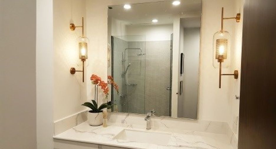 Condo en alquiler de 2 habitaciones en Khlong San, Bangkok
