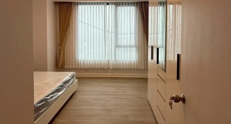 For rent 1 bed condo in Khlong San, Bangkok