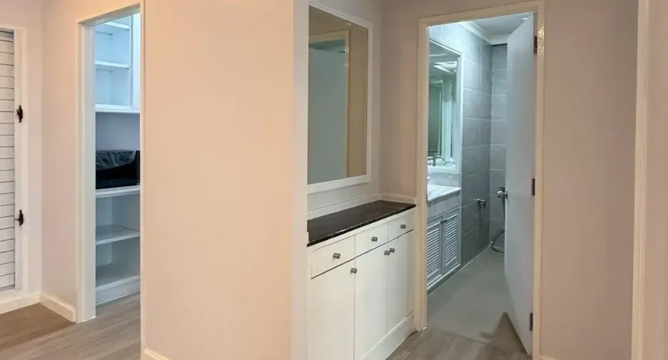 For rent 1 bed condo in Khlong San, Bangkok