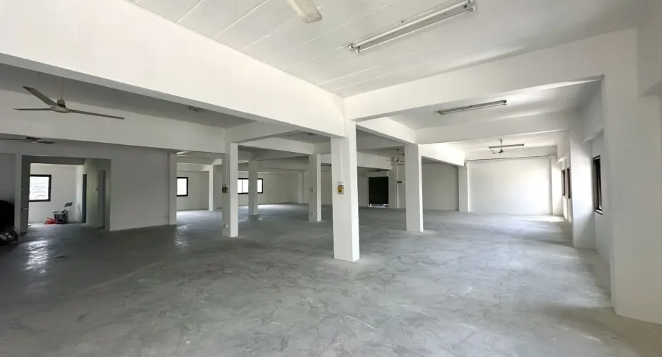 Almacén en alquiler en Bang Phli, Samut Prakan