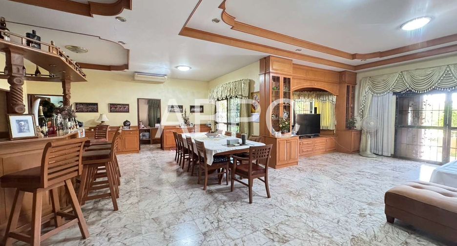 For sale 5 ベッドルーム house in East Pattaya, Pattaya